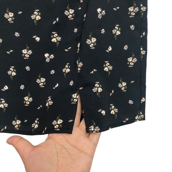 Aeropostale 100% Polyester Black Floral Mini Skirt Back Slit Women's Large Y2K - Picture 3 of 7